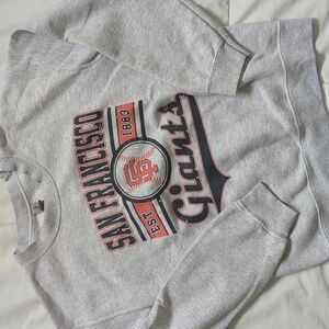 San Francisco Giants sweatshirt